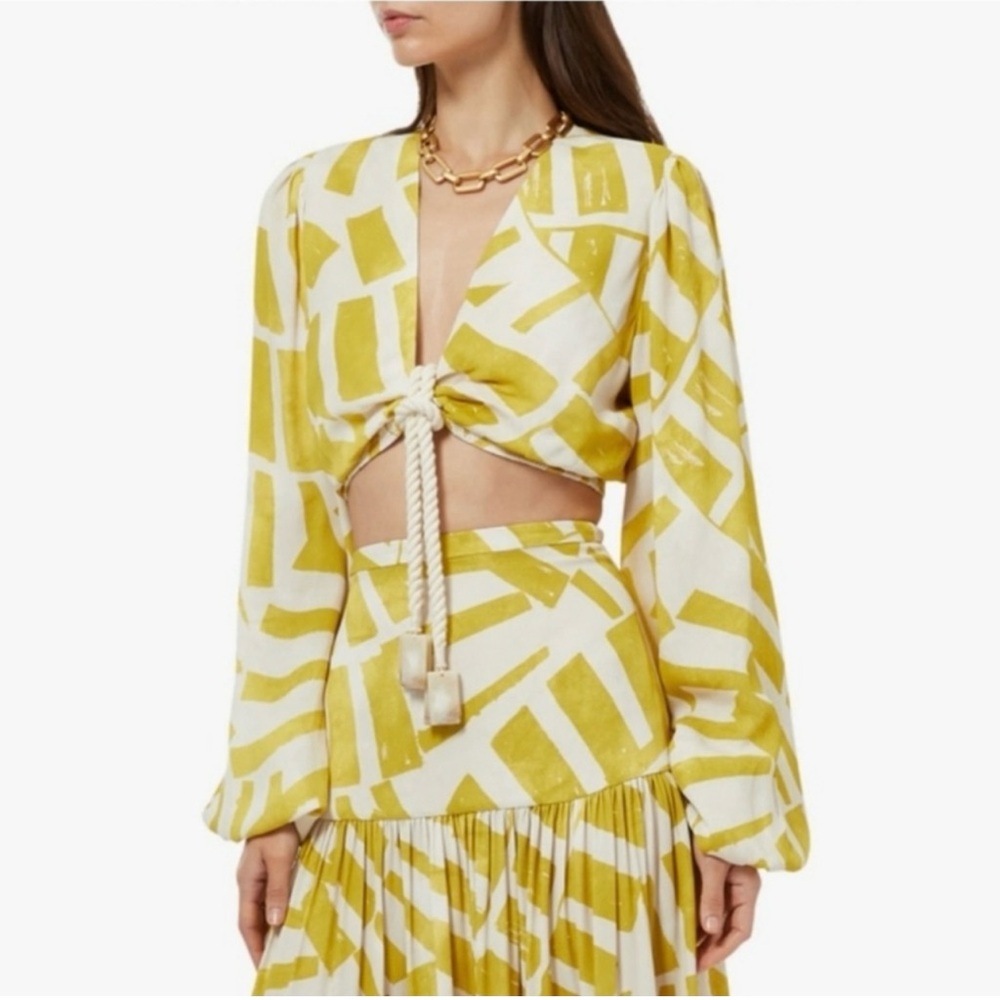 Mustard House of Harlow set
